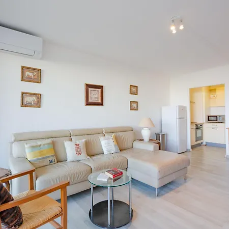 Les Louvans-1 By Interhome Апартаменты *