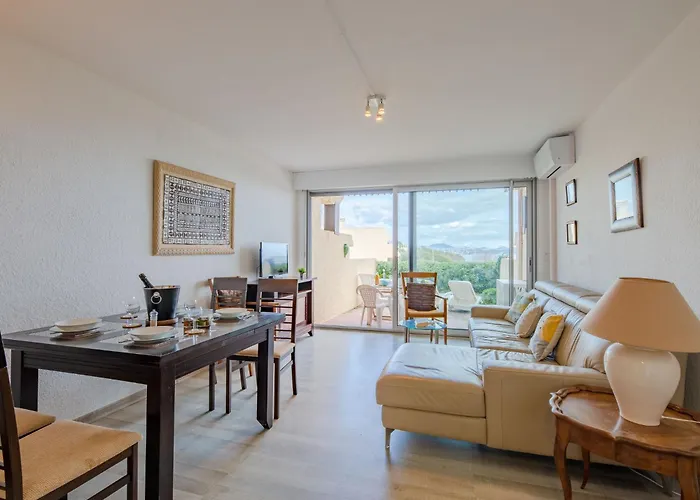 Apartmán Les Louvans-1 By Interhome Saint Aygulf